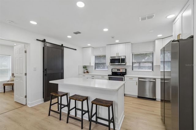 1702 W JOHNSTON AVENUE, Tampa, FL 33603