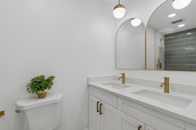 1702 W JOHNSTON AVENUE, Tampa, FL 33603