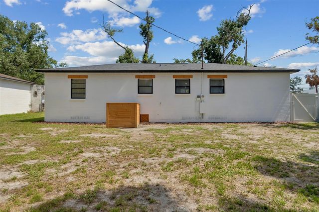 1702 W JOHNSTON AVENUE, Tampa, FL 33603