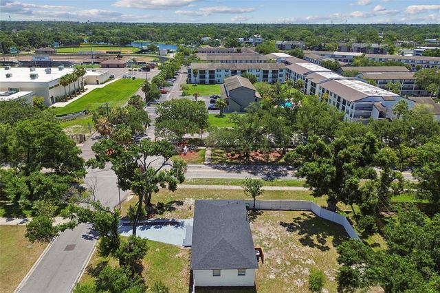 1702 W JOHNSTON AVENUE, Tampa, FL 33603