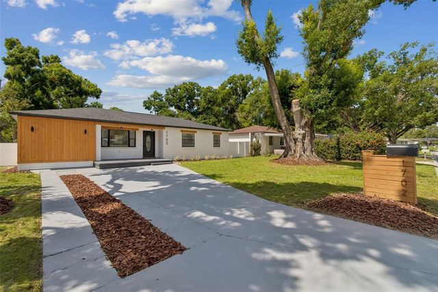1702 W JOHNSTON AVENUE, Tampa, FL 33603