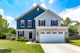1221 Waterbury Drive, Franklin, OH 45005