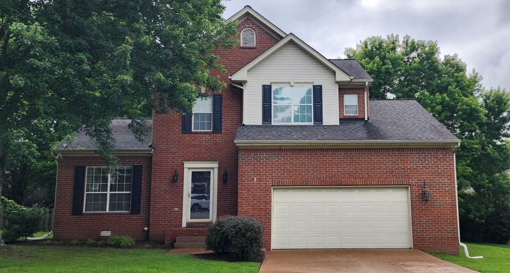 620 Winners Circle Pl, Thompsons Station, TN 37179