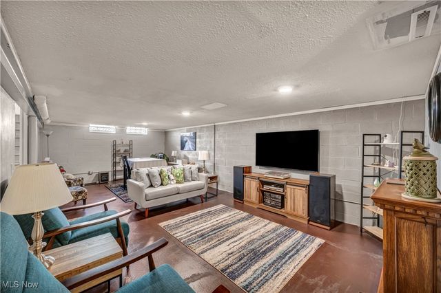 24634 Staghorn Drive, Bedford Heights, OH 44146