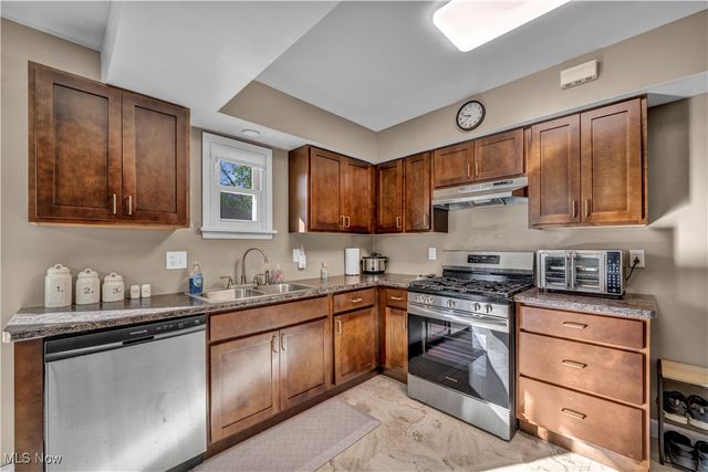 24634 Staghorn Drive, Bedford Heights, OH 44146