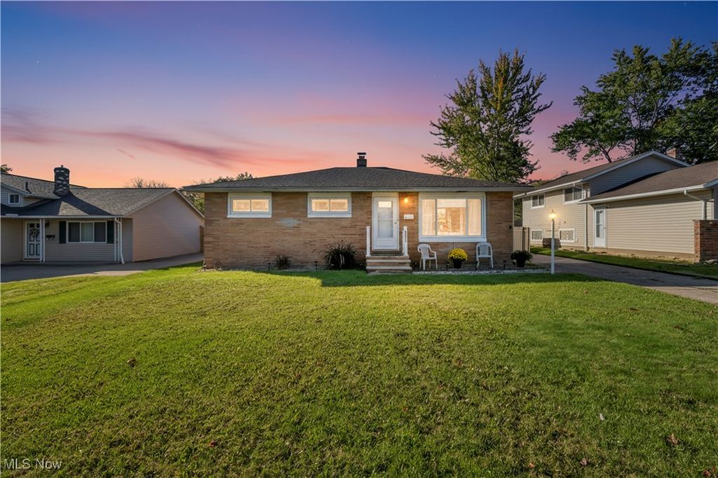 24634 Staghorn Drive, Bedford Heights, OH 44146