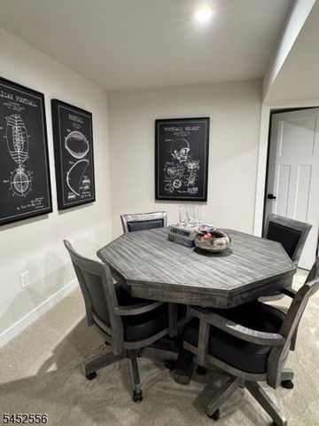 2 Drake Ct, Washington Twp., NJ 07882