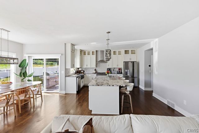 3052 Chillingham Way, Lysander, NY 13027