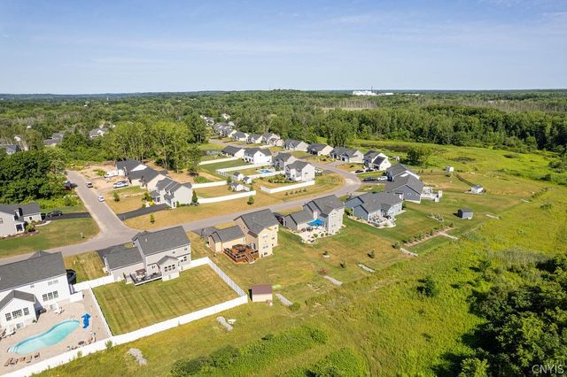 3052 Chillingham Way, Lysander, NY 13027