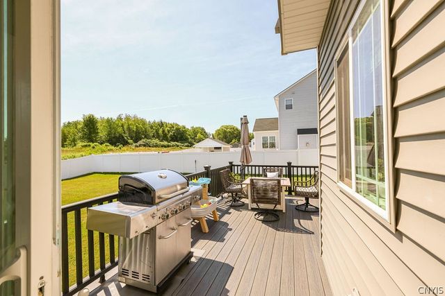 3052 Chillingham Way, Lysander, NY 13027