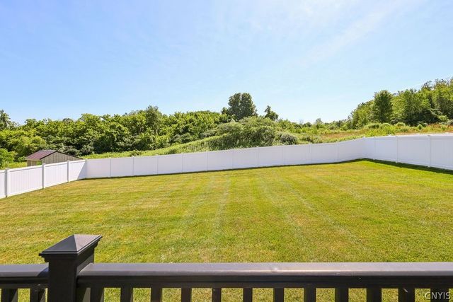 3052 Chillingham Way, Lysander, NY 13027