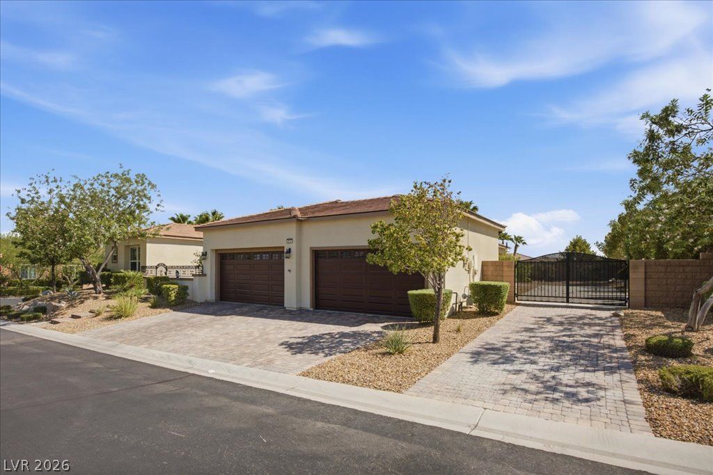 9727 Shimmering Falls Court, Las Vegas, NV 89149 — photo 2