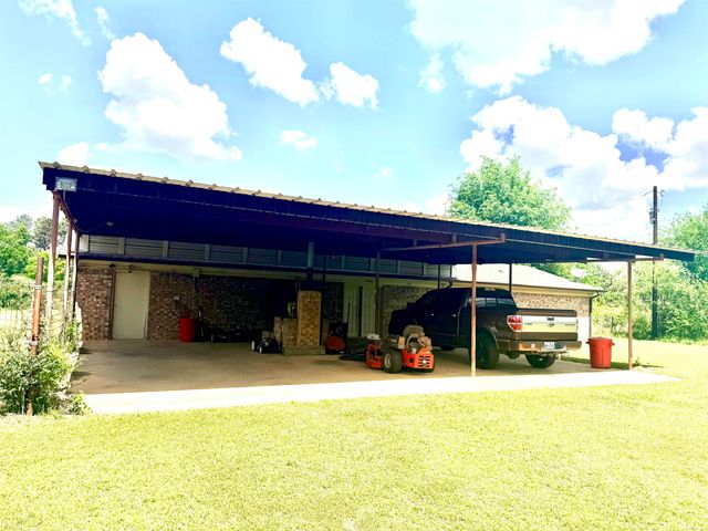 14638 E FM 1716, Henderson, TX 75652