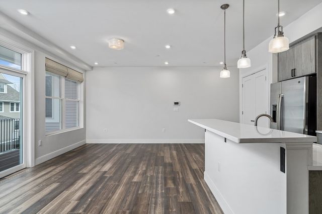429 Cherry 7, Newton, MA 02465