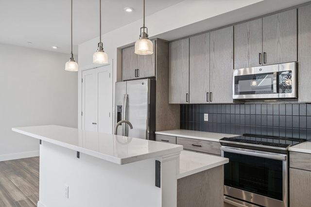 429 Cherry 7, Newton, MA 02465