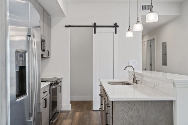429 Cherry 7, Newton, MA 02465