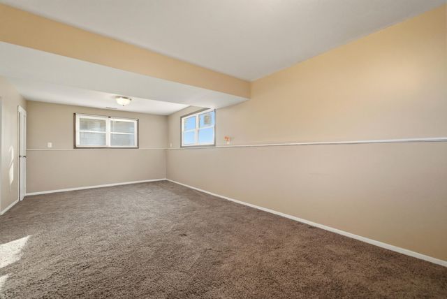 3771 Kingsway Drive, Crown Point, IN 46307