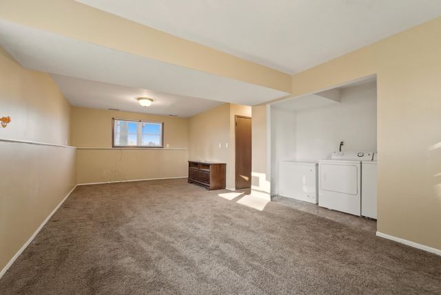 3771 Kingsway Drive, Crown Point, IN 46307