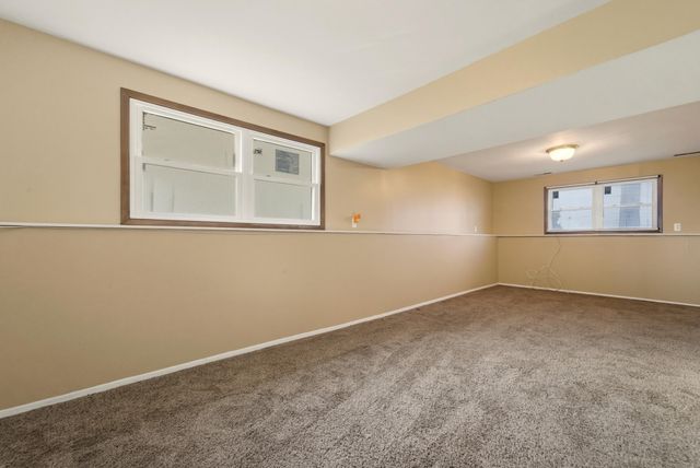 3771 Kingsway Drive, Crown Point, IN 46307