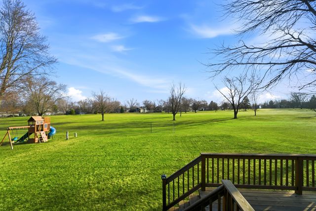 3771 Kingsway Drive, Crown Point, IN 46307