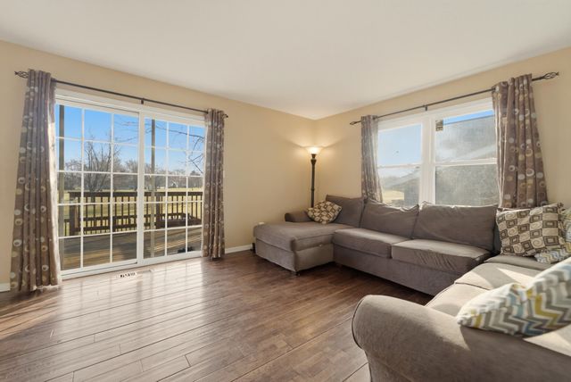 3771 Kingsway Drive, Crown Point, IN 46307