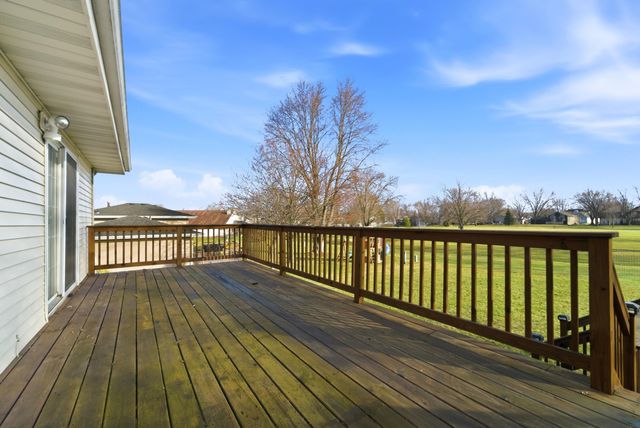 3771 Kingsway Drive, Crown Point, IN 46307