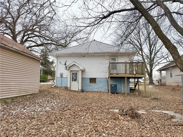 206 Debolt Street, Trenton, MO 64683