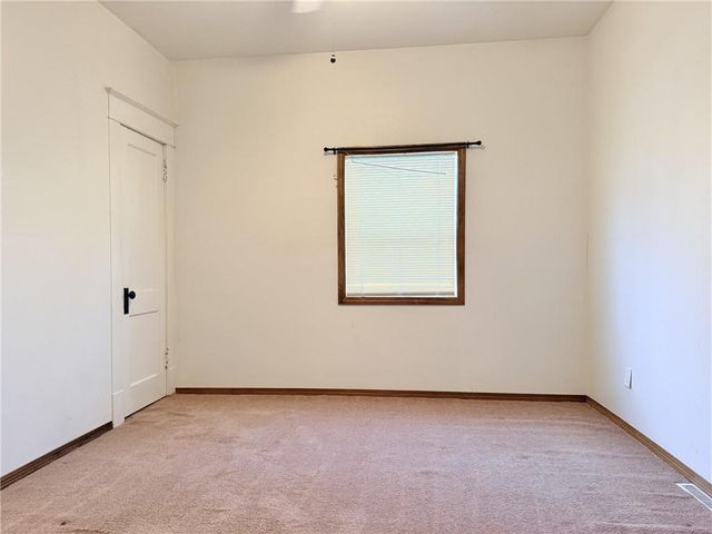 206 Debolt Street, Trenton, MO 64683