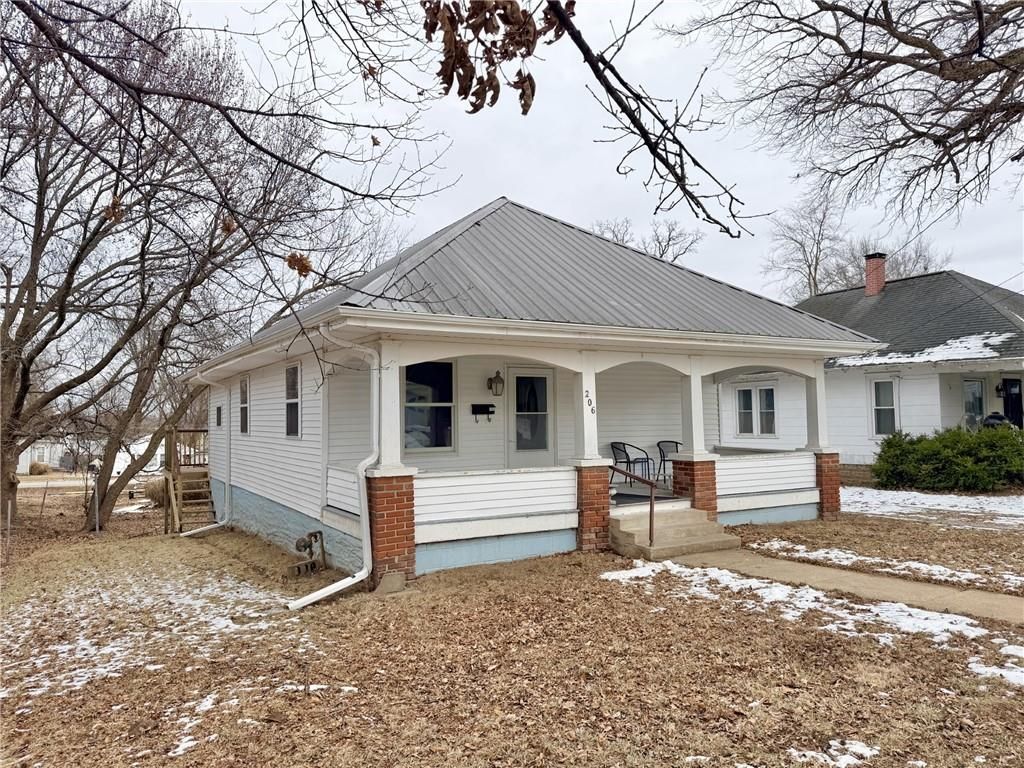 206 Debolt Street, Trenton, MO 64683