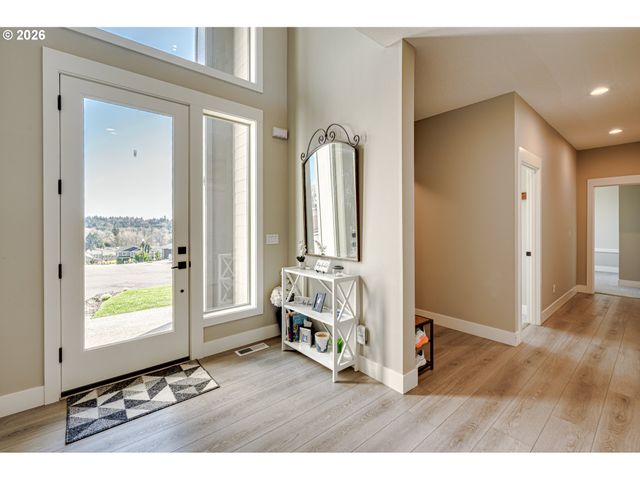 123 W 13TH Way, La Center, WA 98629