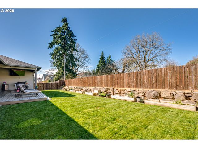 123 W 13TH Way, La Center, WA 98629