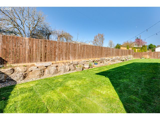 123 W 13TH Way, La Center, WA 98629