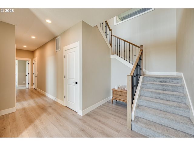 123 W 13TH Way, La Center, WA 98629