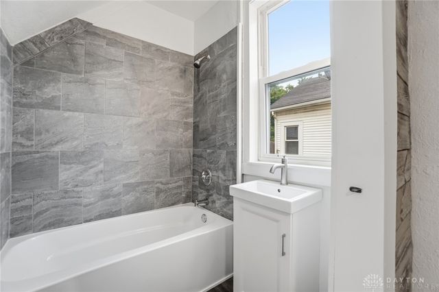 212 Spruce Drive, Fairborn, OH 45324