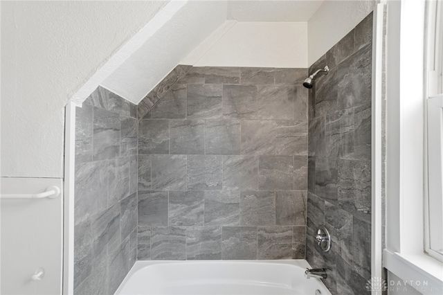 212 Spruce Drive, Fairborn, OH 45324