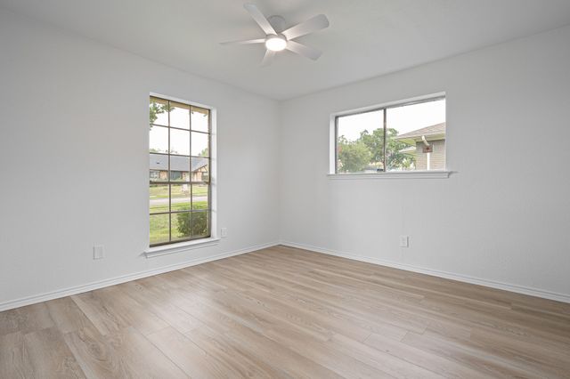 1422 Lincoln Drive, Carrollton, TX 75006