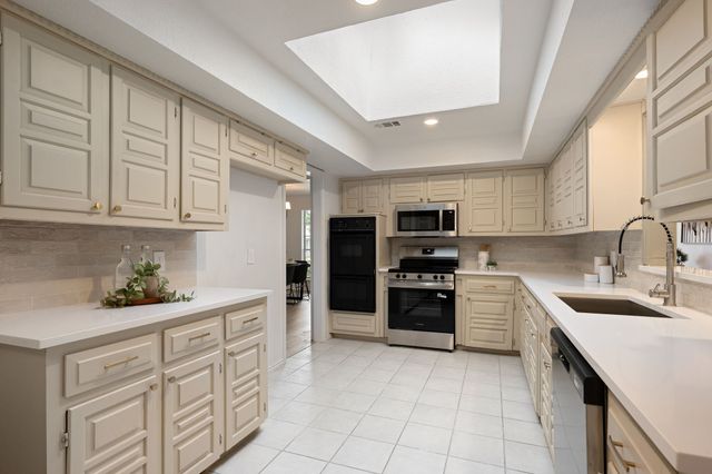 1422 Lincoln Drive, Carrollton, TX 75006