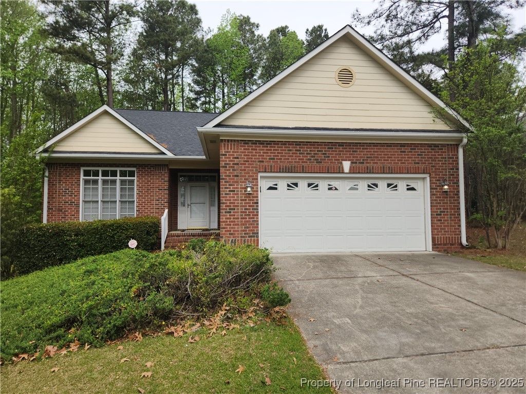 6860 Surrey Road, Fayetteville, NC 28306