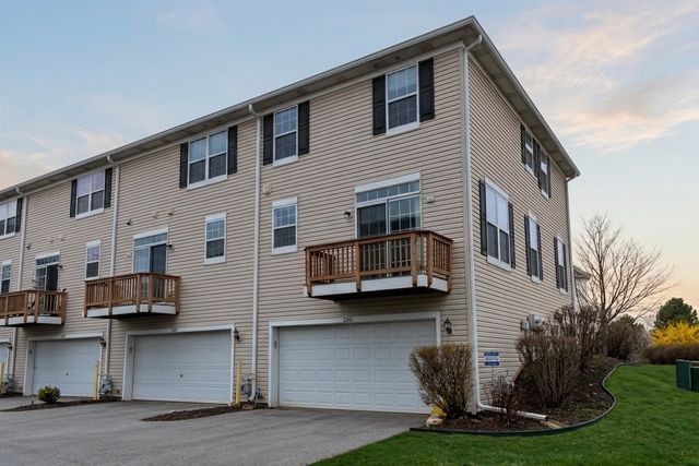 2261 Beresford Drive, Yorkville, IL 60560