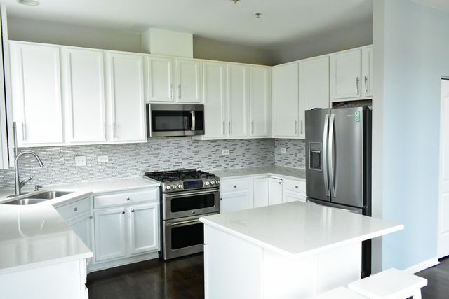 2261 Beresford Drive, Yorkville, IL 60560