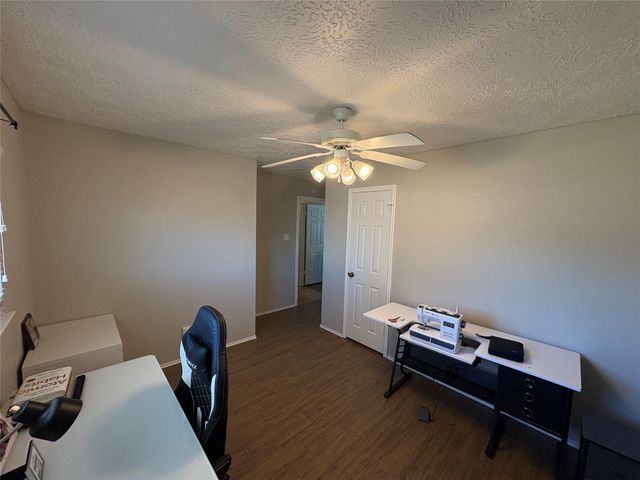 5626 Stone Creek Drive, La Porte, TX 77571