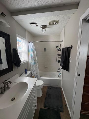 5626 Stone Creek Drive, La Porte, TX 77571