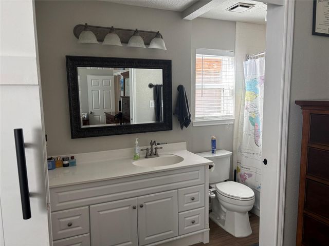 5626 Stone Creek Drive, La Porte, TX 77571