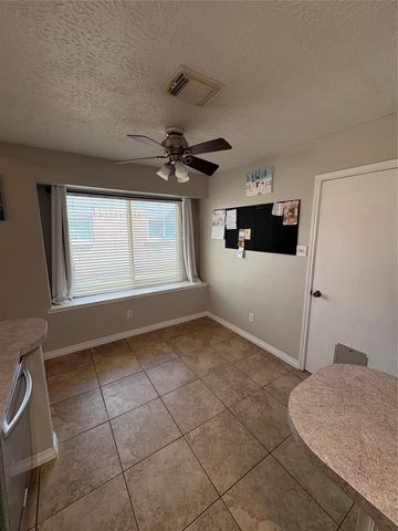 5626 Stone Creek Drive, La Porte, TX 77571