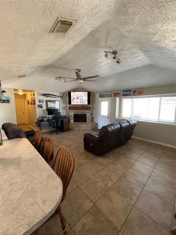 5626 Stone Creek Drive, La Porte, TX 77571