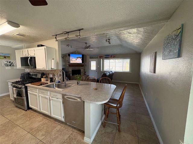 5626 Stone Creek Drive, La Porte, TX 77571