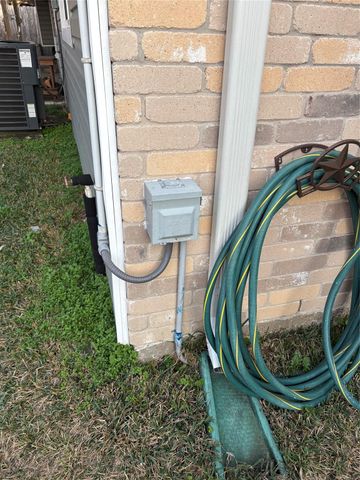 5626 Stone Creek Drive, La Porte, TX 77571