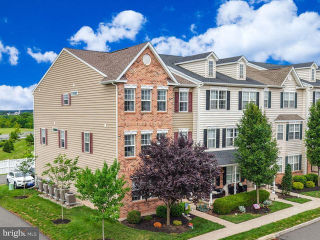 3059 GOSHEN DR, Pennsburg, PA 18073