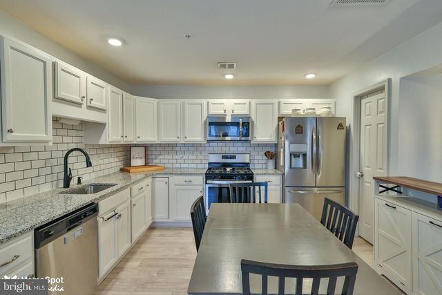 3059 GOSHEN DR, Pennsburg, PA 18073