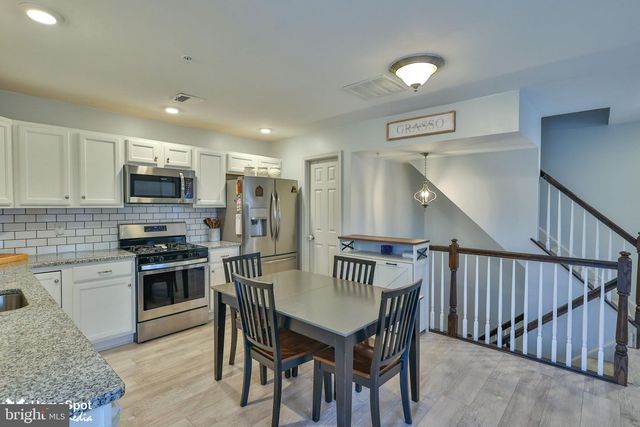 3059 GOSHEN DR, Pennsburg, PA 18073